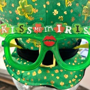 St Patty’s Day Light Up Top Hat  Shamrock Kiss Me I’m Irish Glasses Green Party